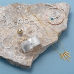 Hammered "V" Ring
