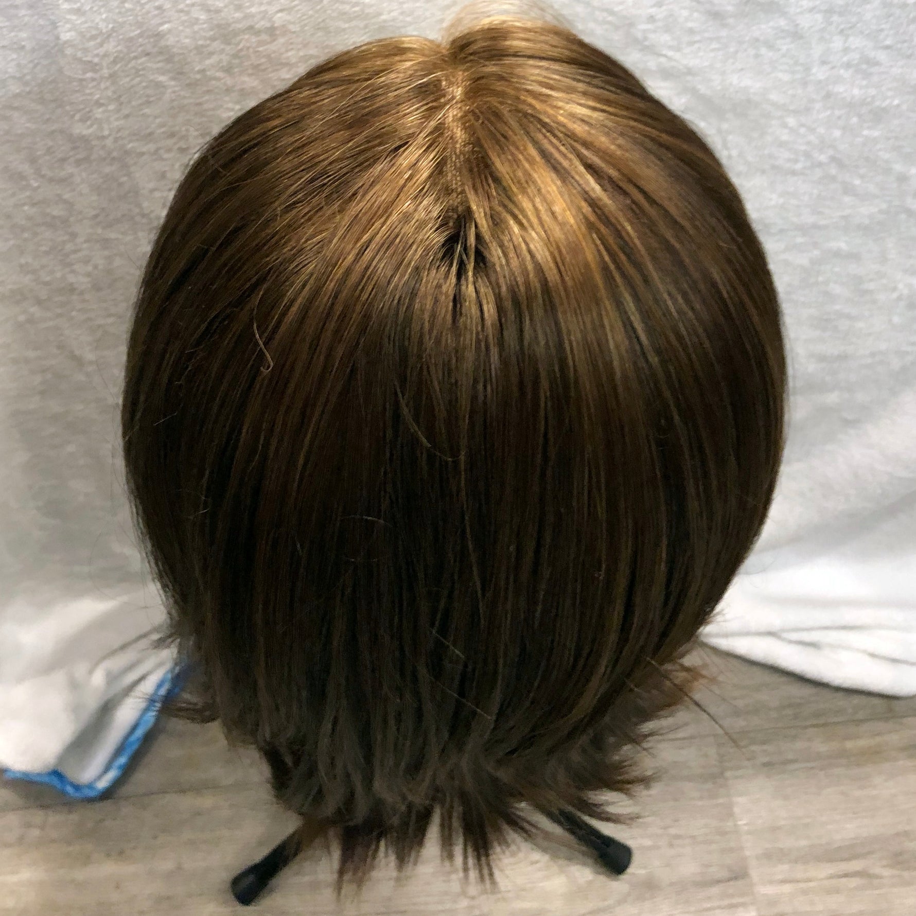 WIG 1001 in color Brown with Highlights (OPEN BOX ITEM)