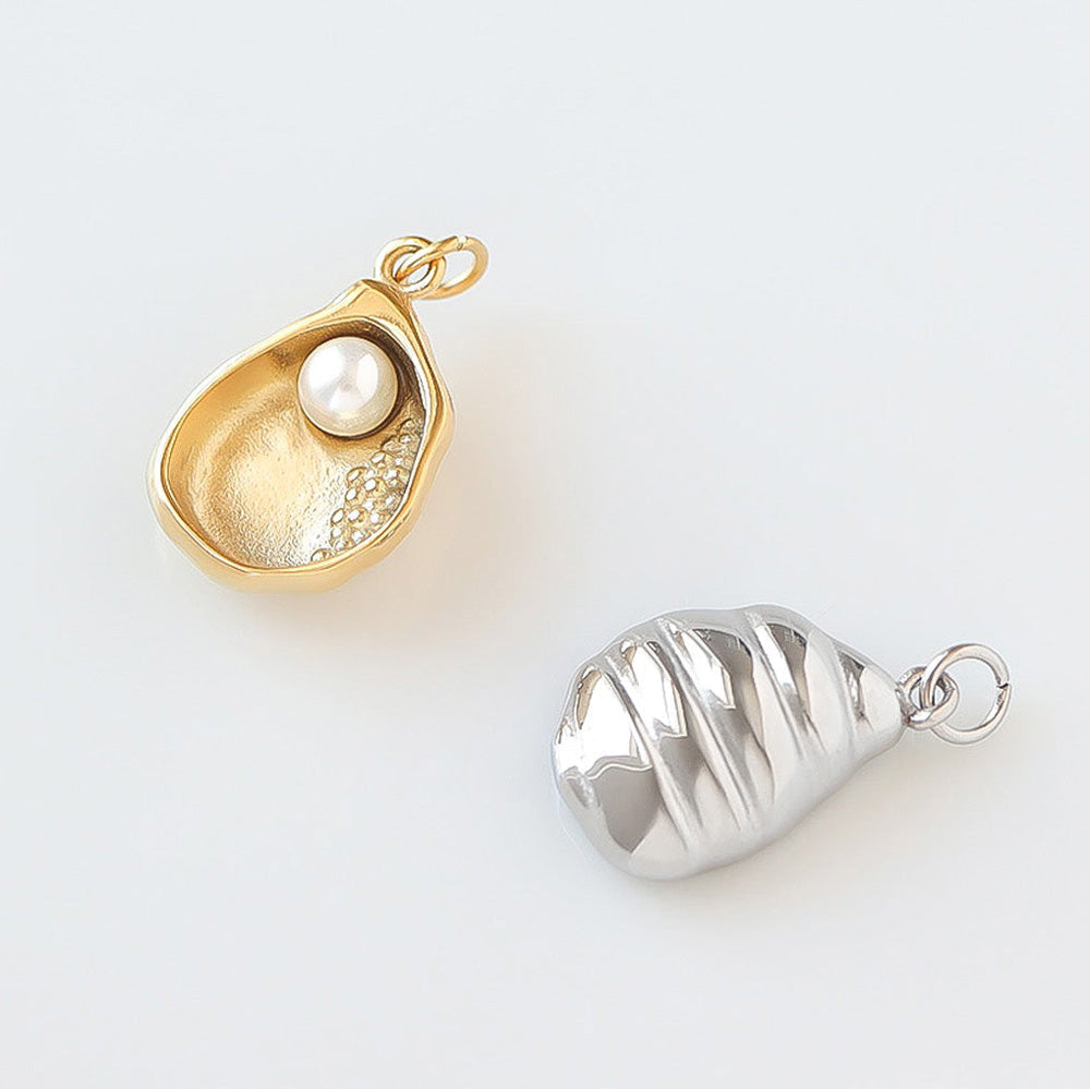 18 Karat Gold PVD Imitation Pearl and Shell 3D Charm